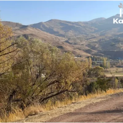 نمای کلی زمین ۲۷۰۰ متری در گلینک با چشم‌انداز باز